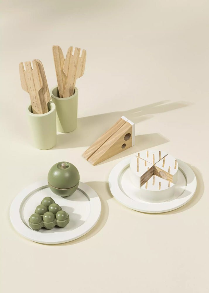 Coco Village Wooden Picnic Playset and Accessories Basket - Image 4